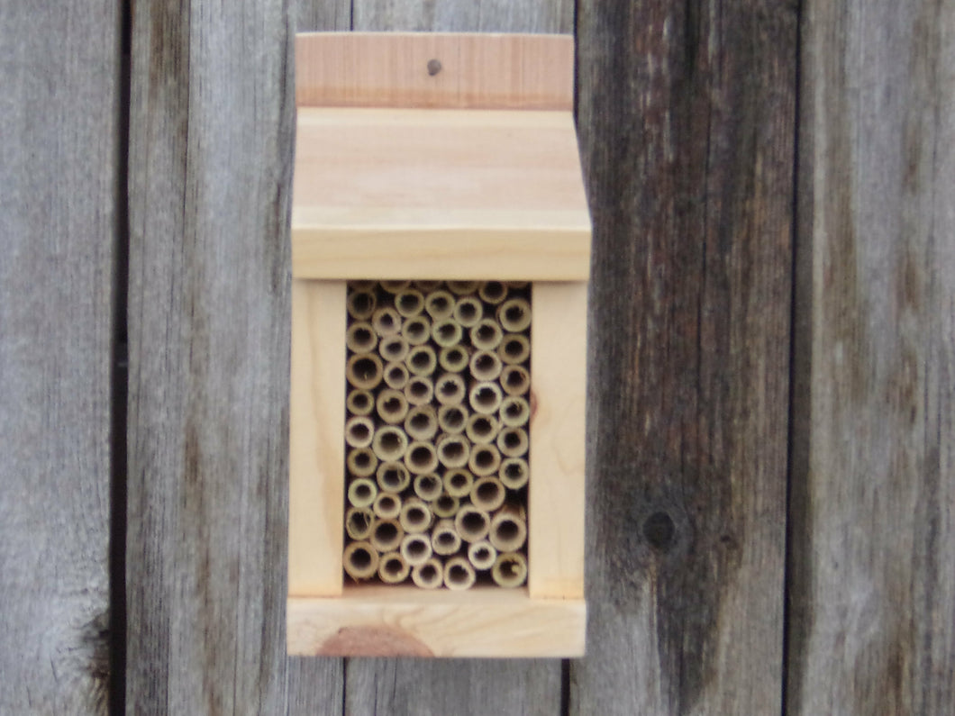 MASON BEES  HOUSE  / WITHOUT BEES  